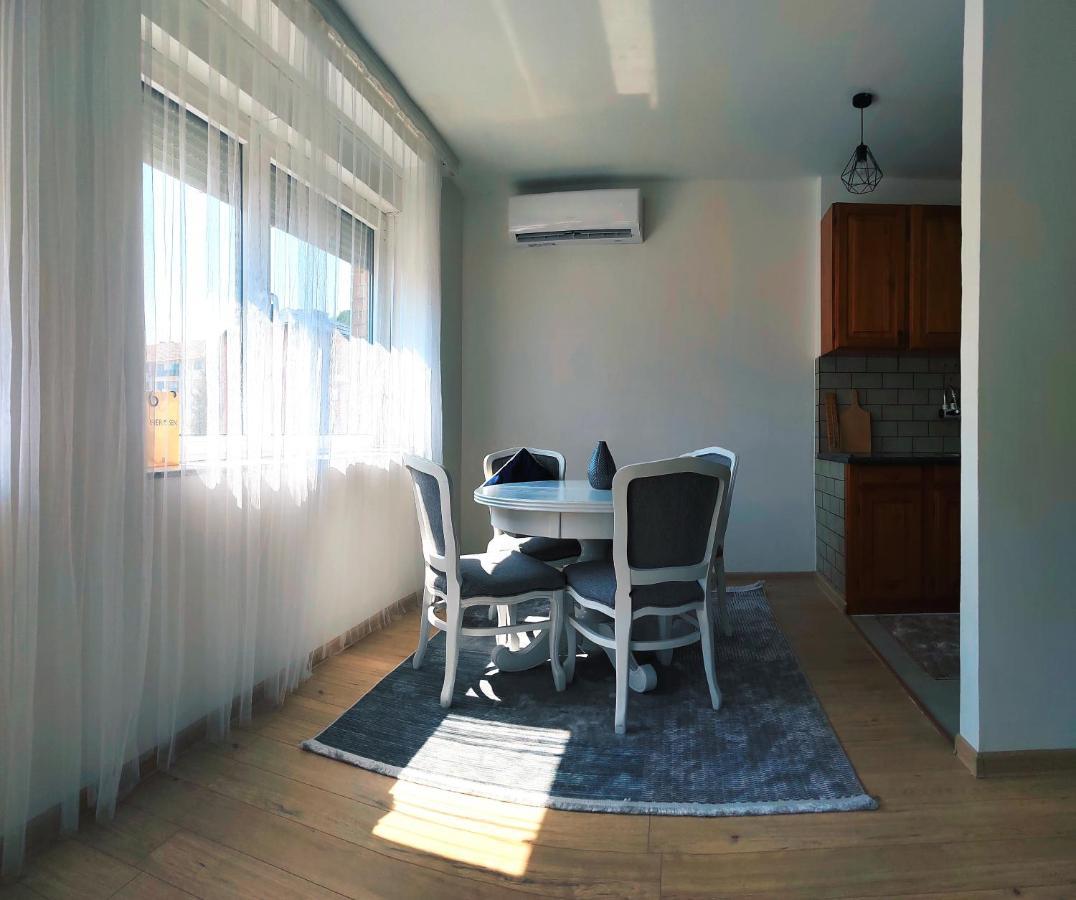 Spacious And Modern Apartment In Town Center Konjic Kültér fotó