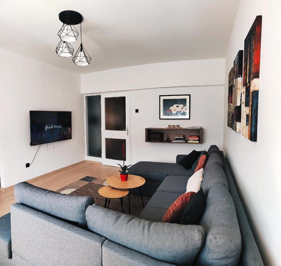 Spacious And Modern Apartment In Town Center Konjic Kültér fotó