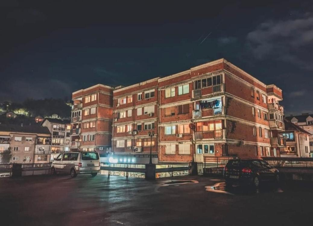 Spacious And Modern Apartment In Town Center Konjic Kültér fotó